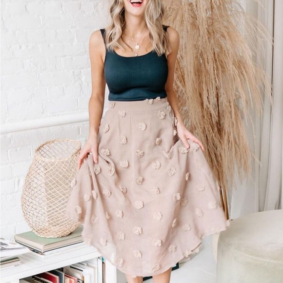 2 beautiful skirts - Picture 5 of 7